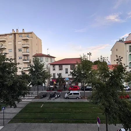 Moderne 3 Pieces Climatise Avec Balcon, A 2 Min Апартаменты *