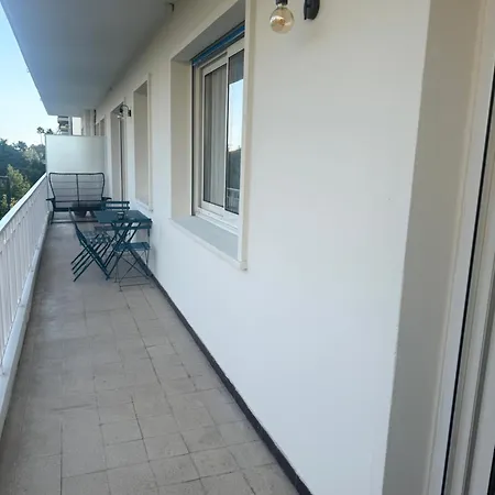 Moderne 3 Pieces Climatise Avec Balcon, A 2 Min Lejlighed